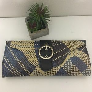 WOVEN HANDMADE CLUTCH